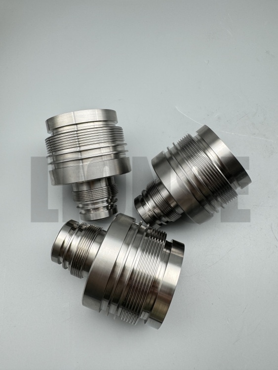 Perché viene scelta la lega di titanio di grado 5 per le attrezzature per acque profonde?