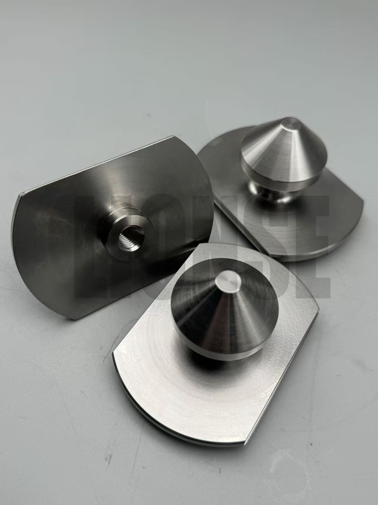 Cerchi pezzi di precisione? Vale la pena provare questo perno conico?