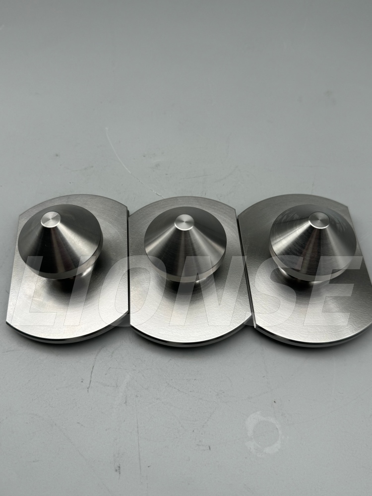 Perno di posizionamento sulla superficie conica